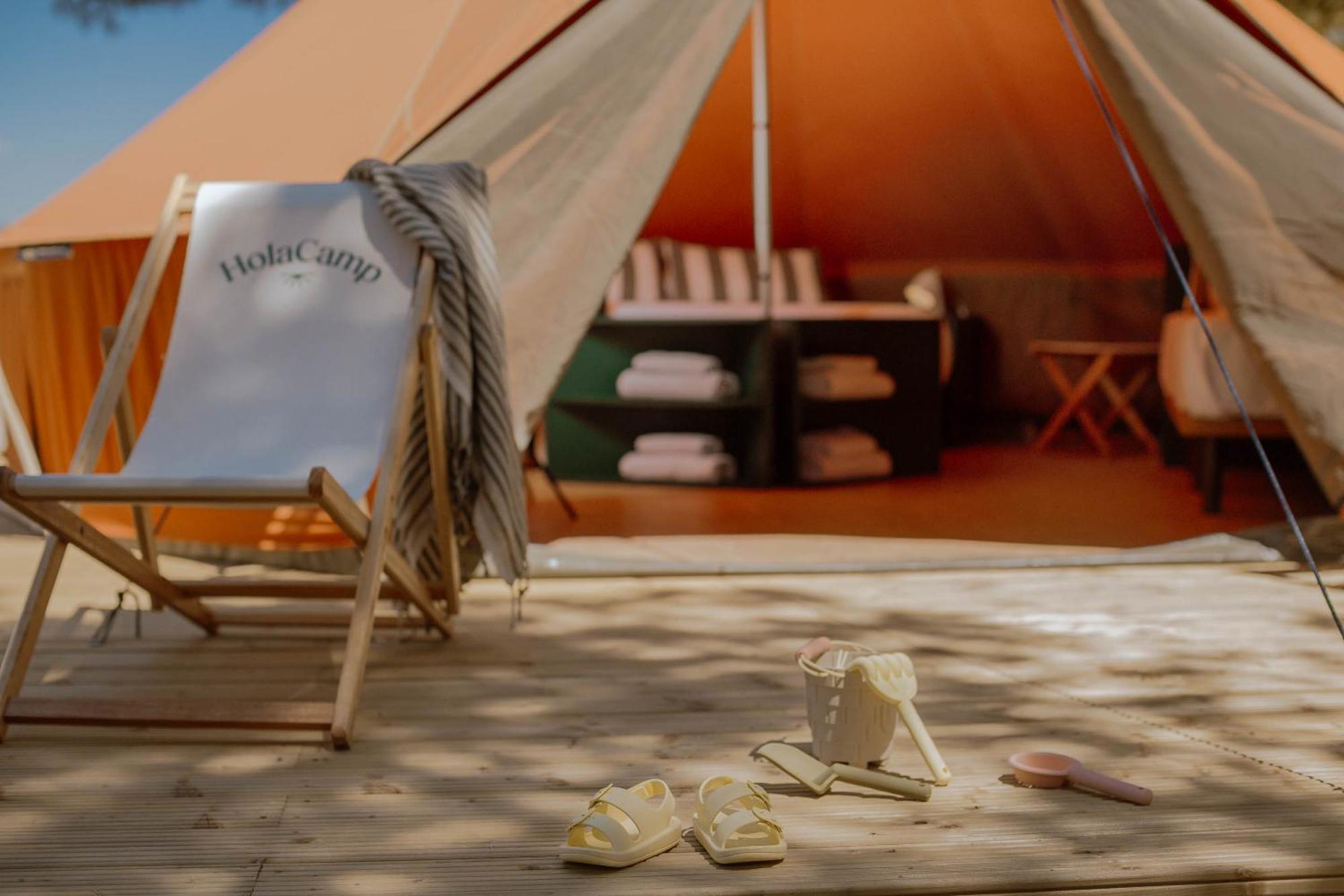 Отель Holacamp Sitges Fun Экстерьер фото