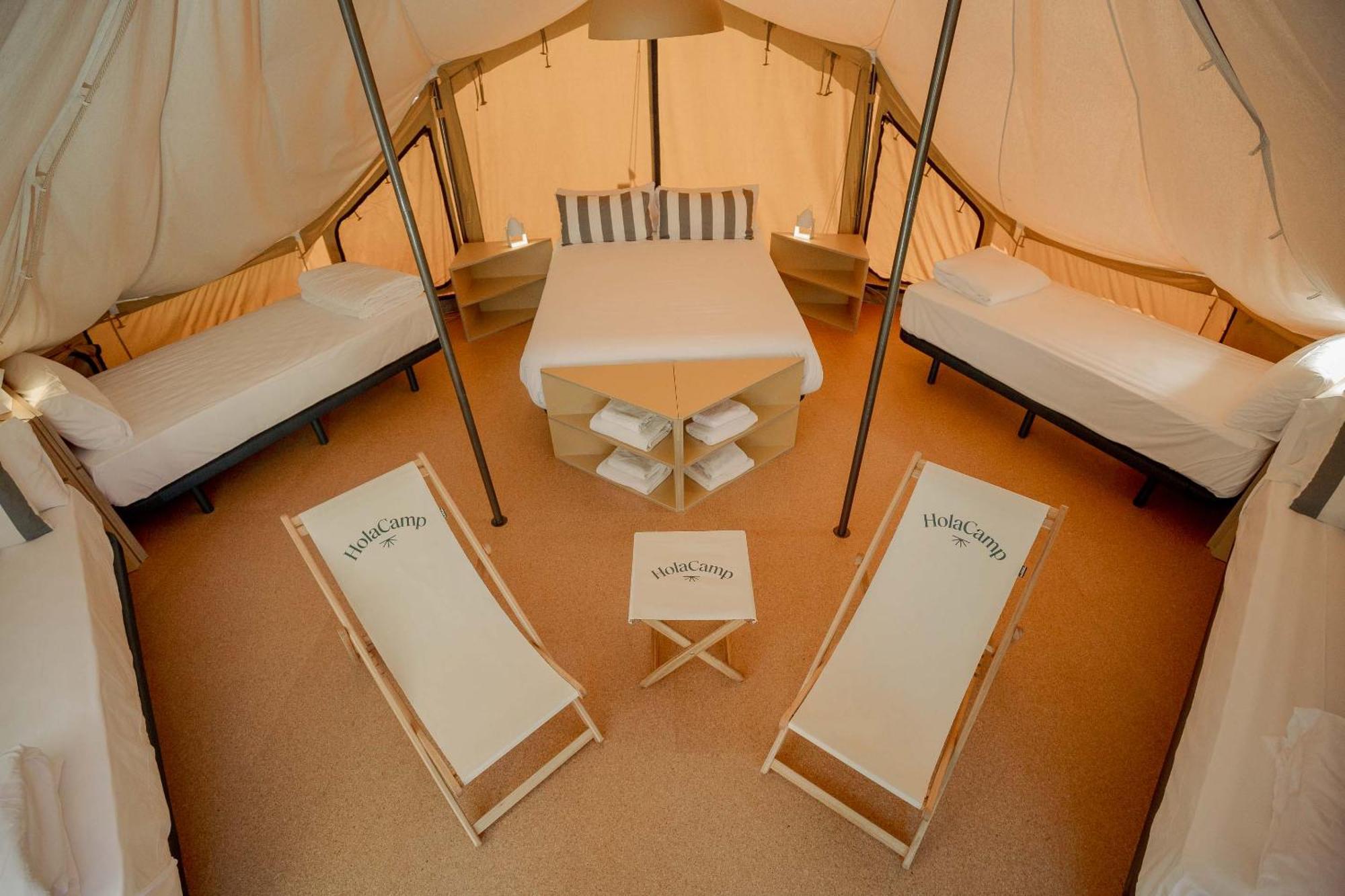 Отель Holacamp Sitges Fun Экстерьер фото