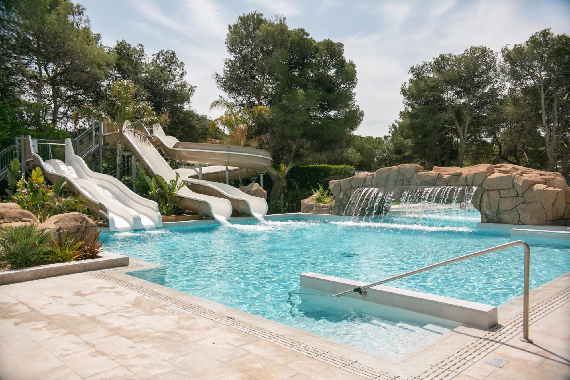 Отель Holacamp Sitges Fun Экстерьер фото