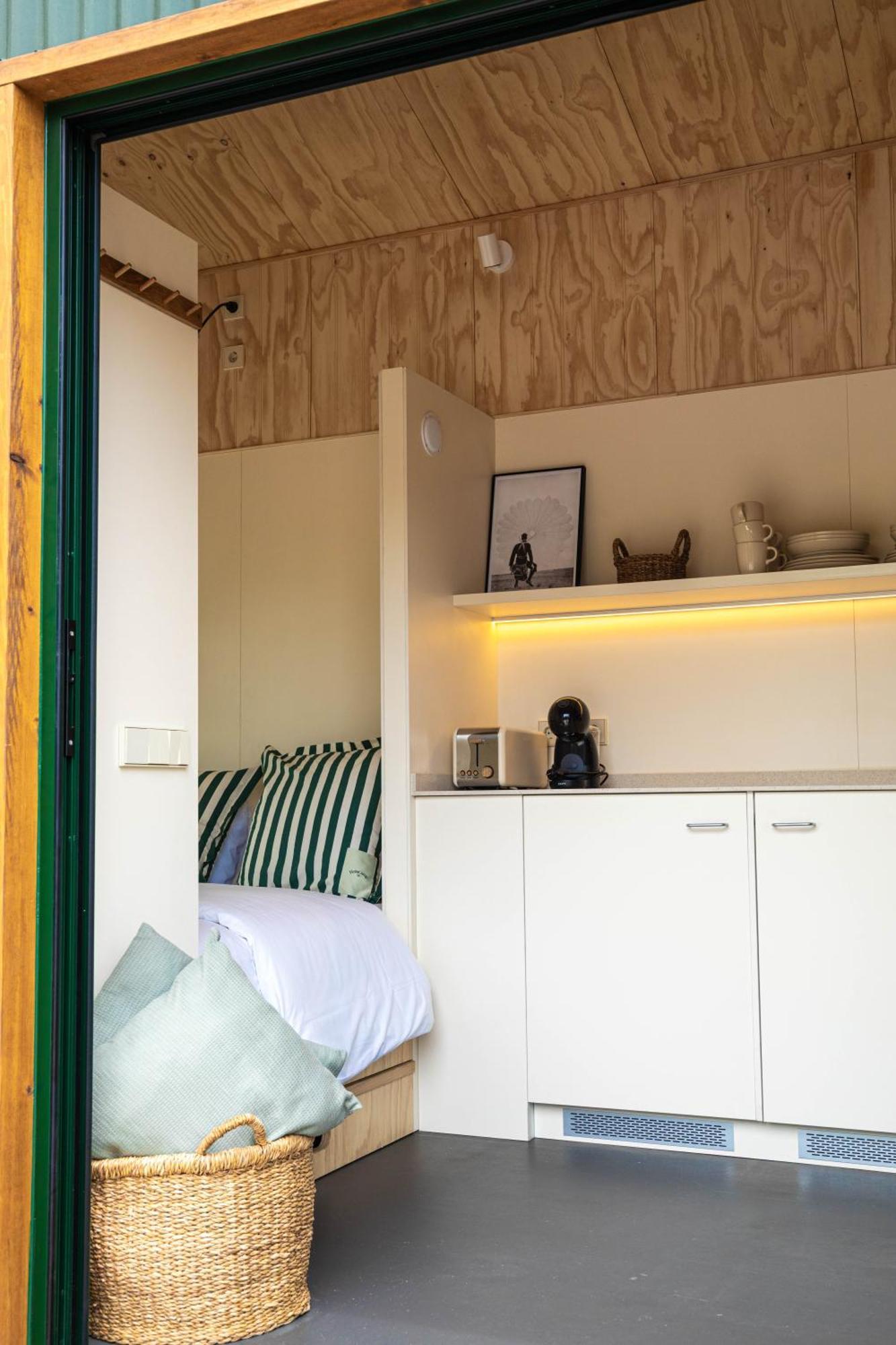 Отель Holacamp Sitges Fun Экстерьер фото
