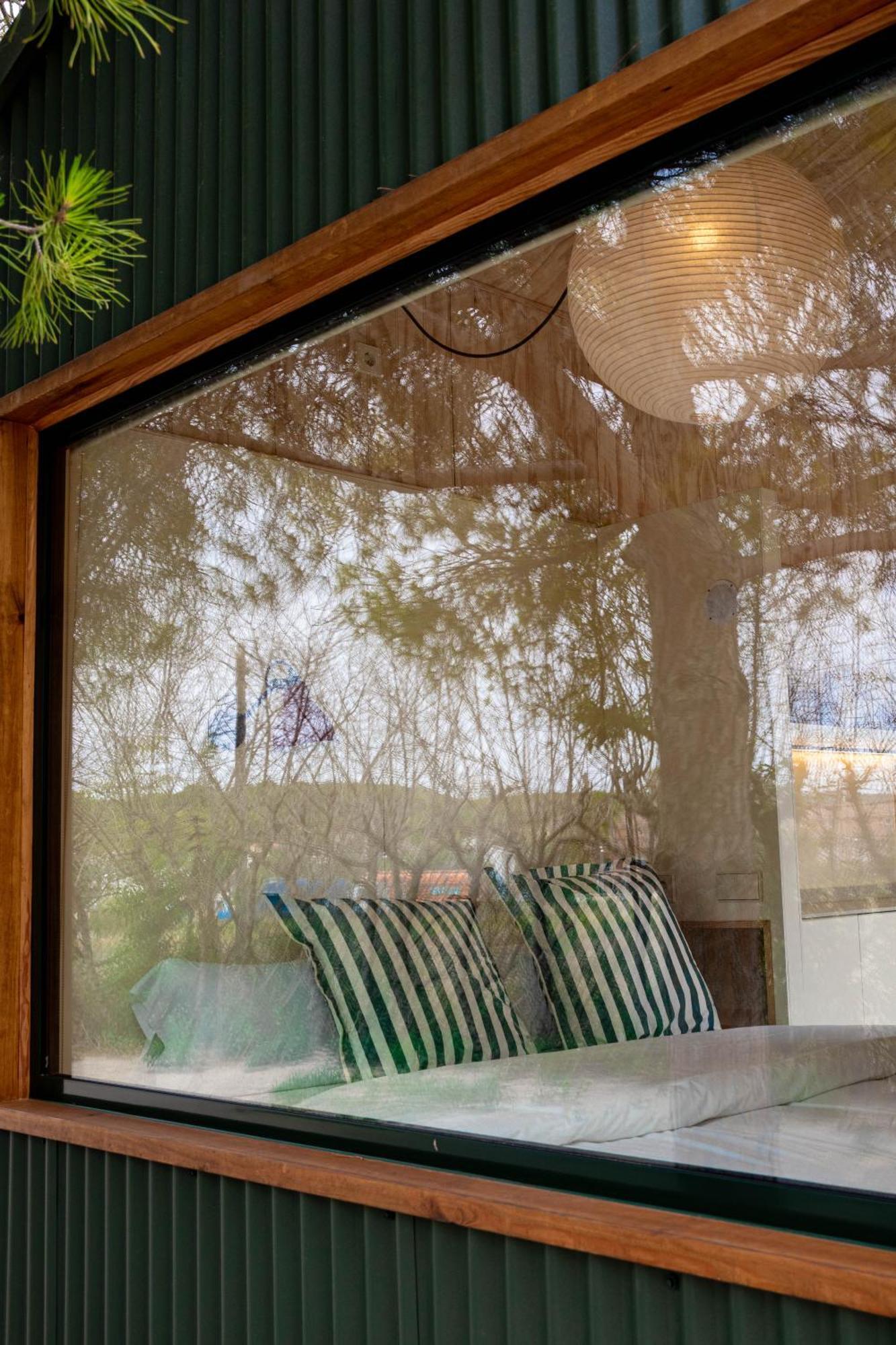 Отель Holacamp Sitges Fun Экстерьер фото