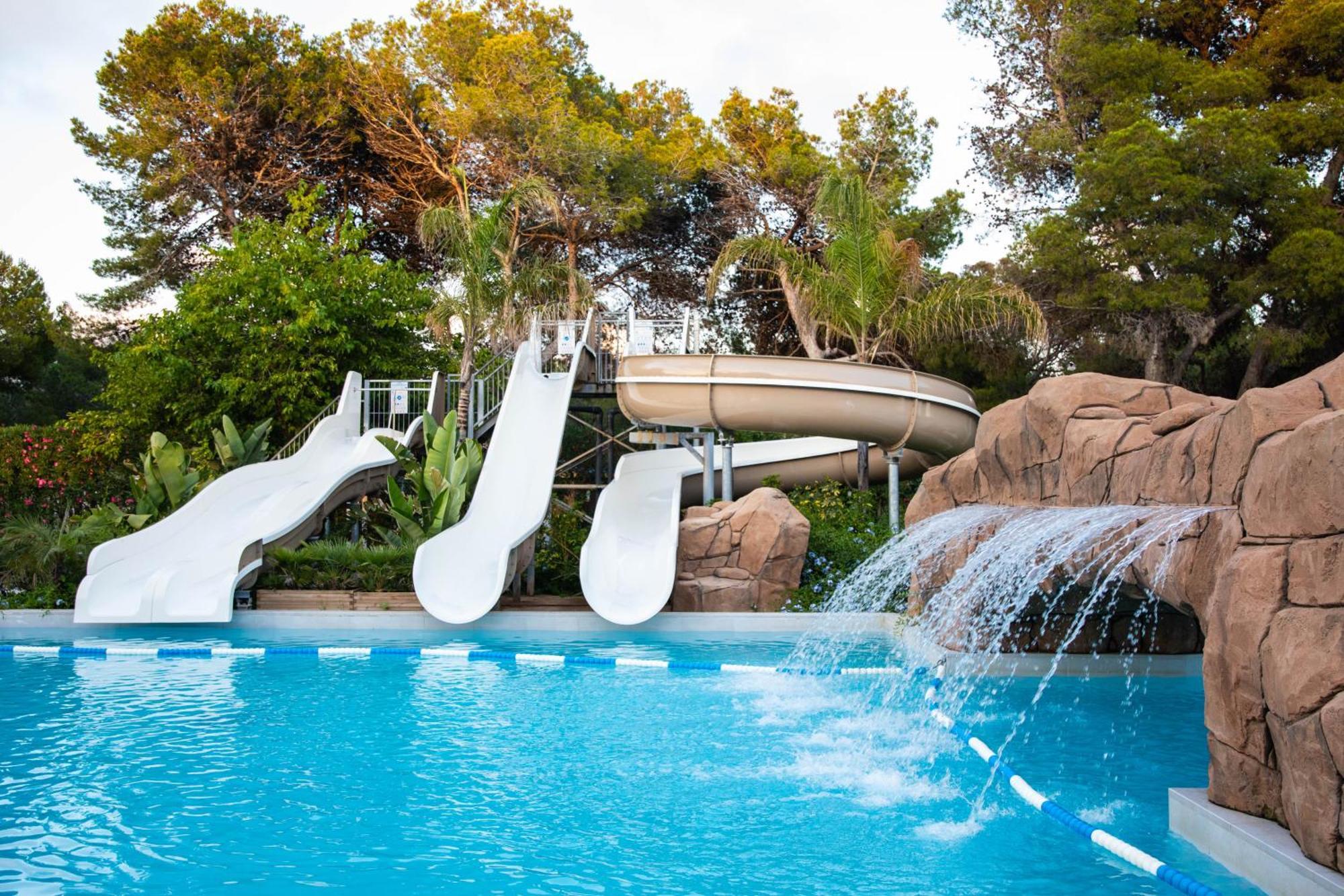 Отель Holacamp Sitges Fun Экстерьер фото